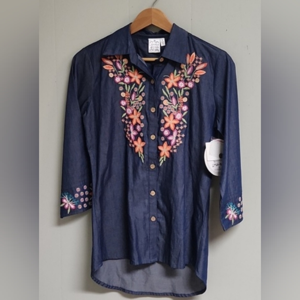 Parsley & Sage.  Size Small. Beautiful embroidered front, back, & sleeves.  NWT